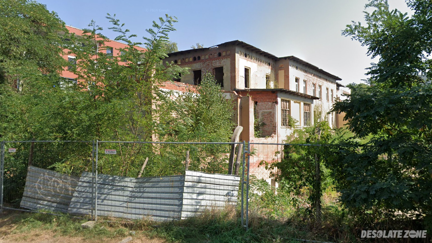 Dawny budynek zakładu opiekuńczego dla umysłowo chorych, legnica