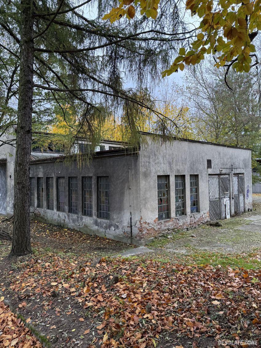 Hala na terenie wojskowym