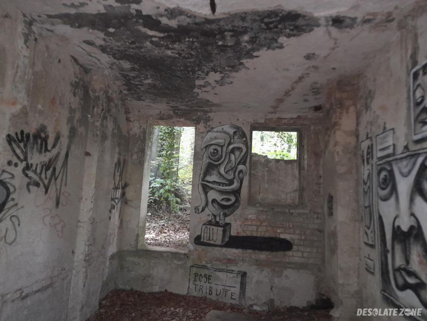 Budynki byłej jednostki przy j. szmaragdowym