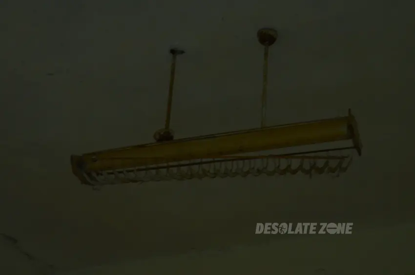 Opuszczony ośrodek zdrowia w różanie - photo 1/29
