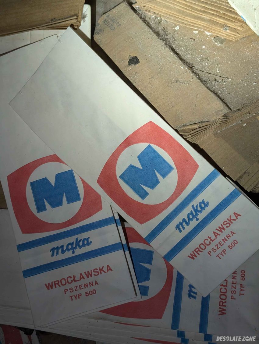 Opuszczona hurtownia żywności, miechów