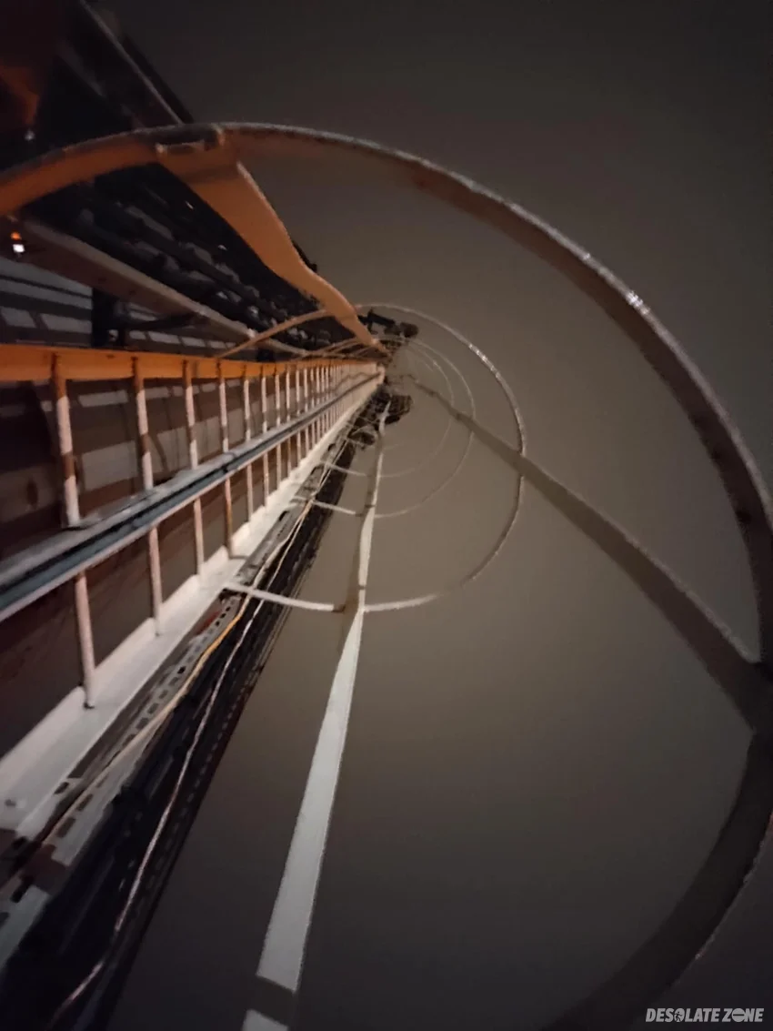 Opuszczony komin ciepłowni - photo 1/3