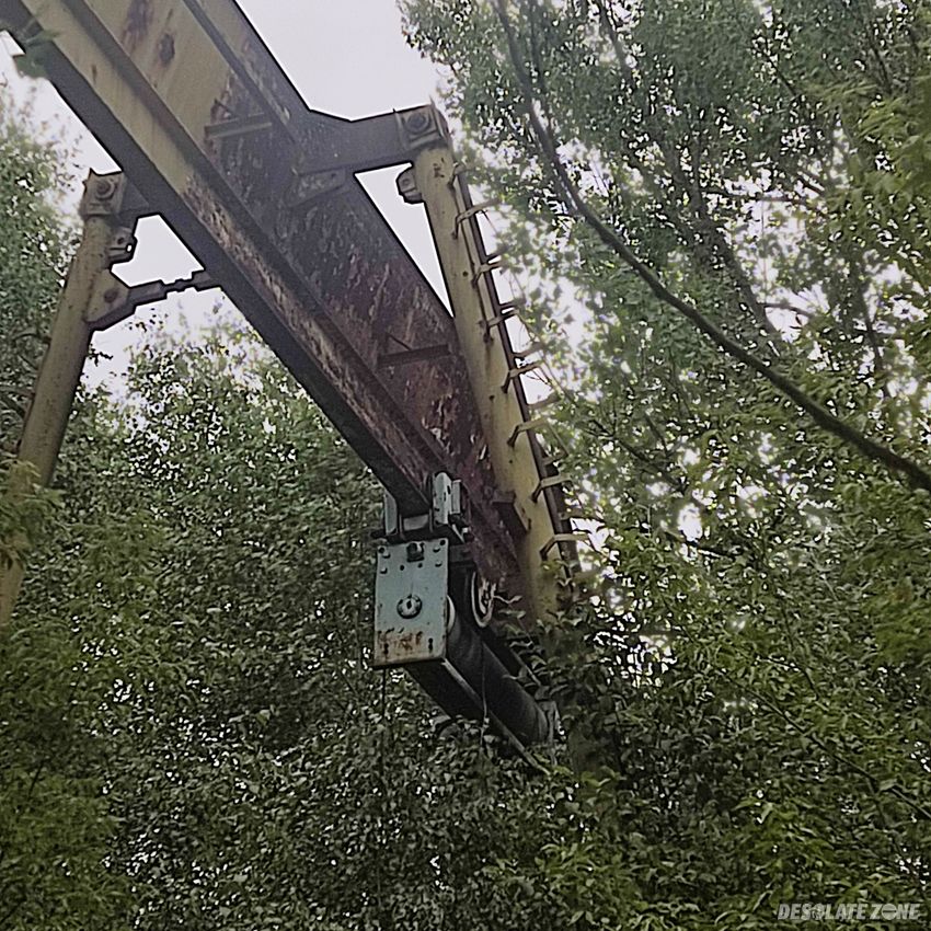 Opuszczony dźwig - huta