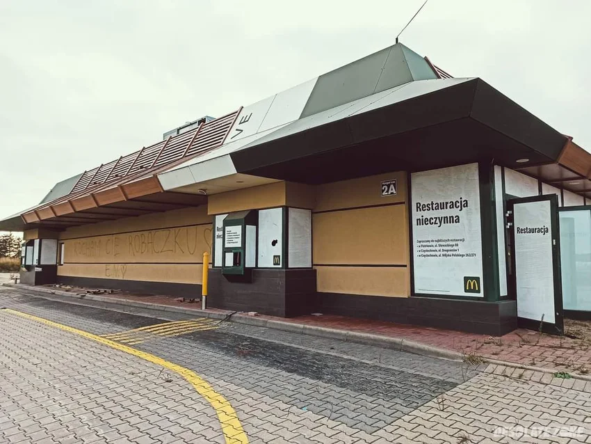 Mc donalds i stacja paliw - zdjęcie 1/4