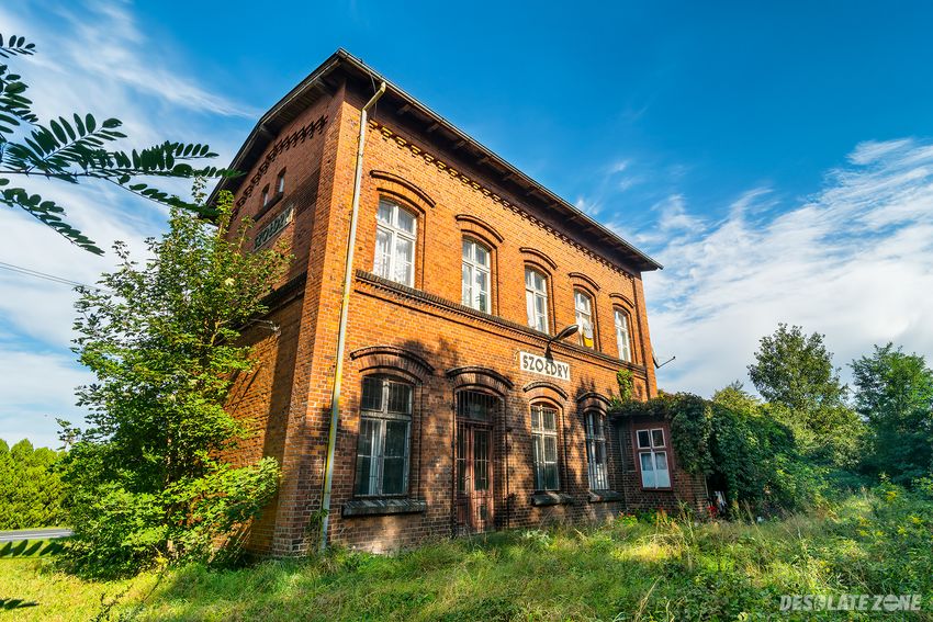 Dworzec kolejowy w szołdrach.