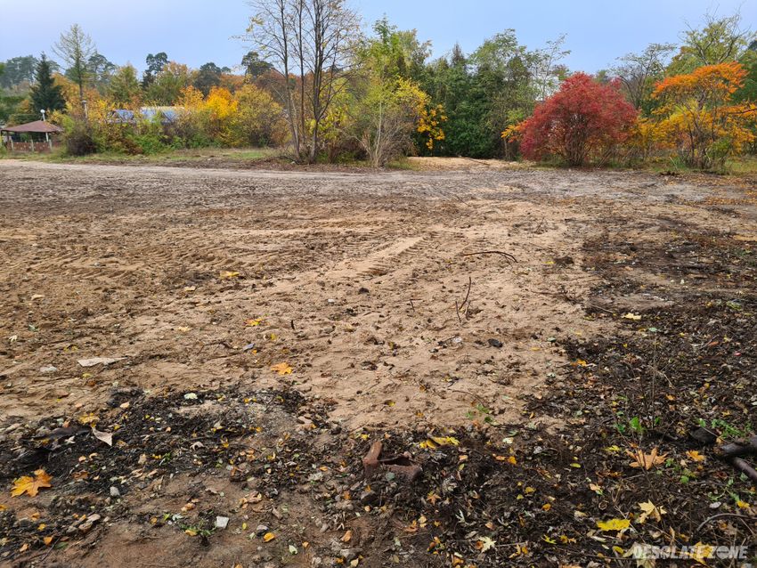 Opuszczony hotel, stegna