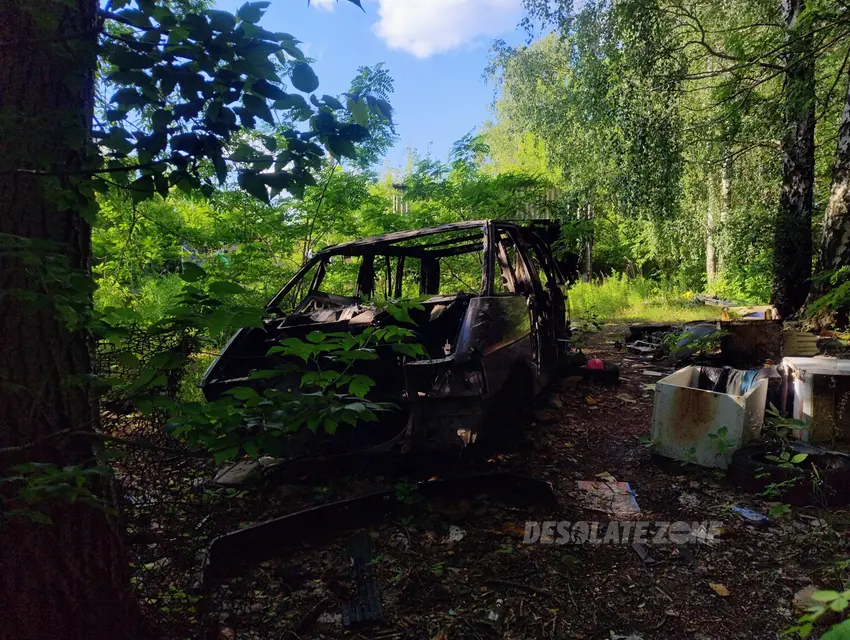 Opuszczony mechanik samochodowy - zdjęcie 1/4