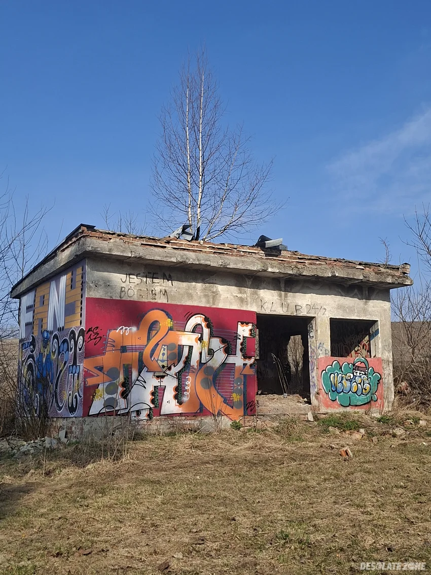 Opuszczony budynek - zdjęcie 1/2
