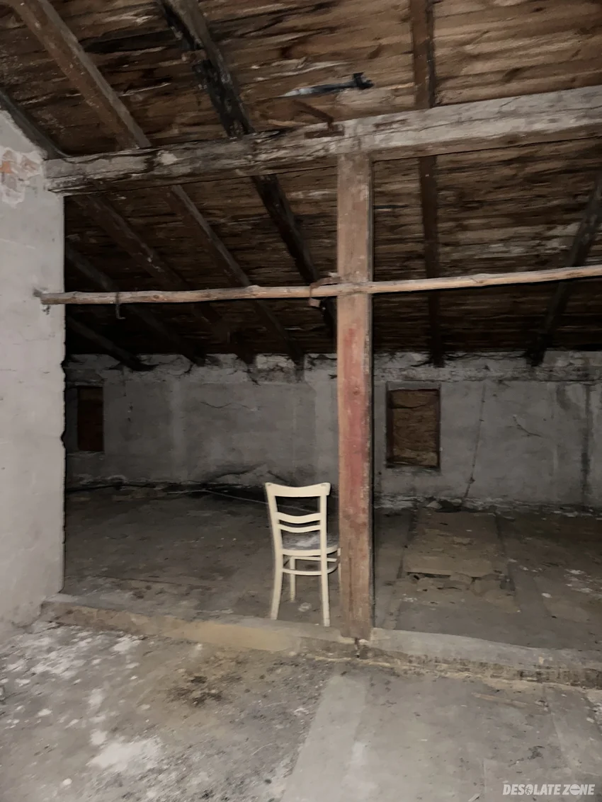 Dwór w małusach wielkich z 2. poł. x i x w. - zdjęcie 1/4