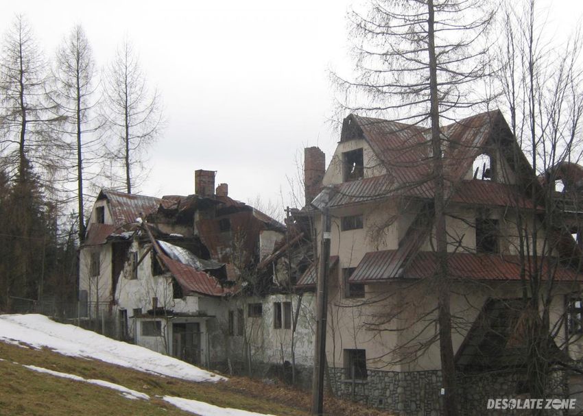 Spalony opuszczony dom wczasowy baca, zakopane