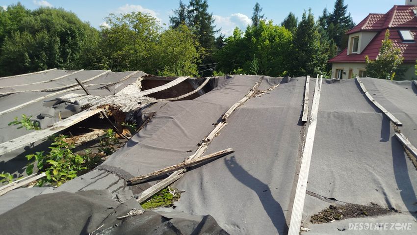 Opuszczona budowa domu na woli justowskiej