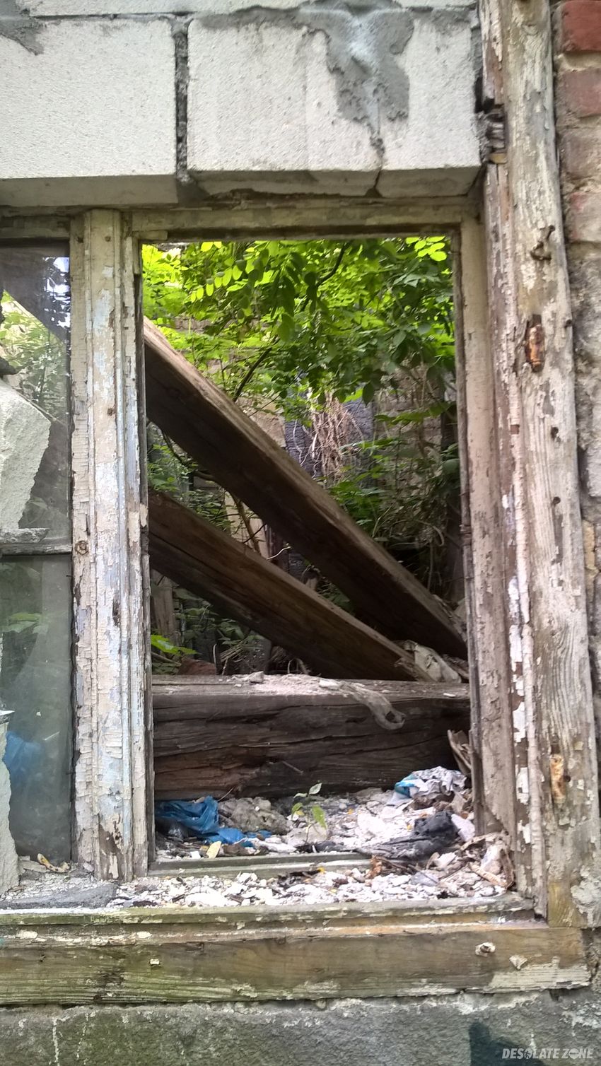 Dawne koszary tak zwany "straszny dwór"