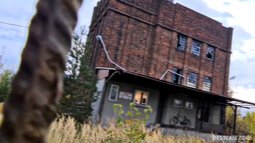 Stary młyn motorowy w Łasku