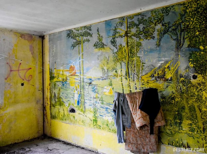 Opuszczona leśniczówka bieżeń