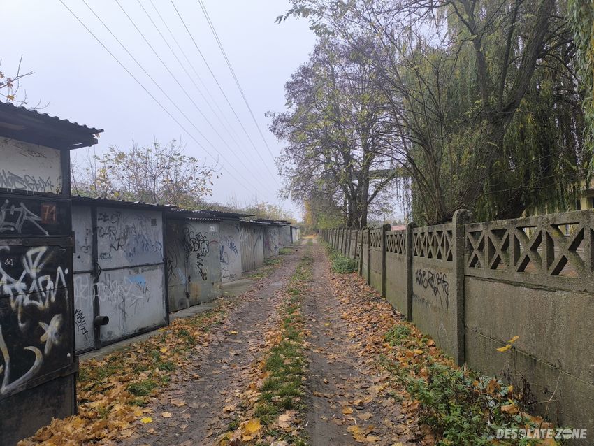 Opuszczone lokomotywy manewrowe.