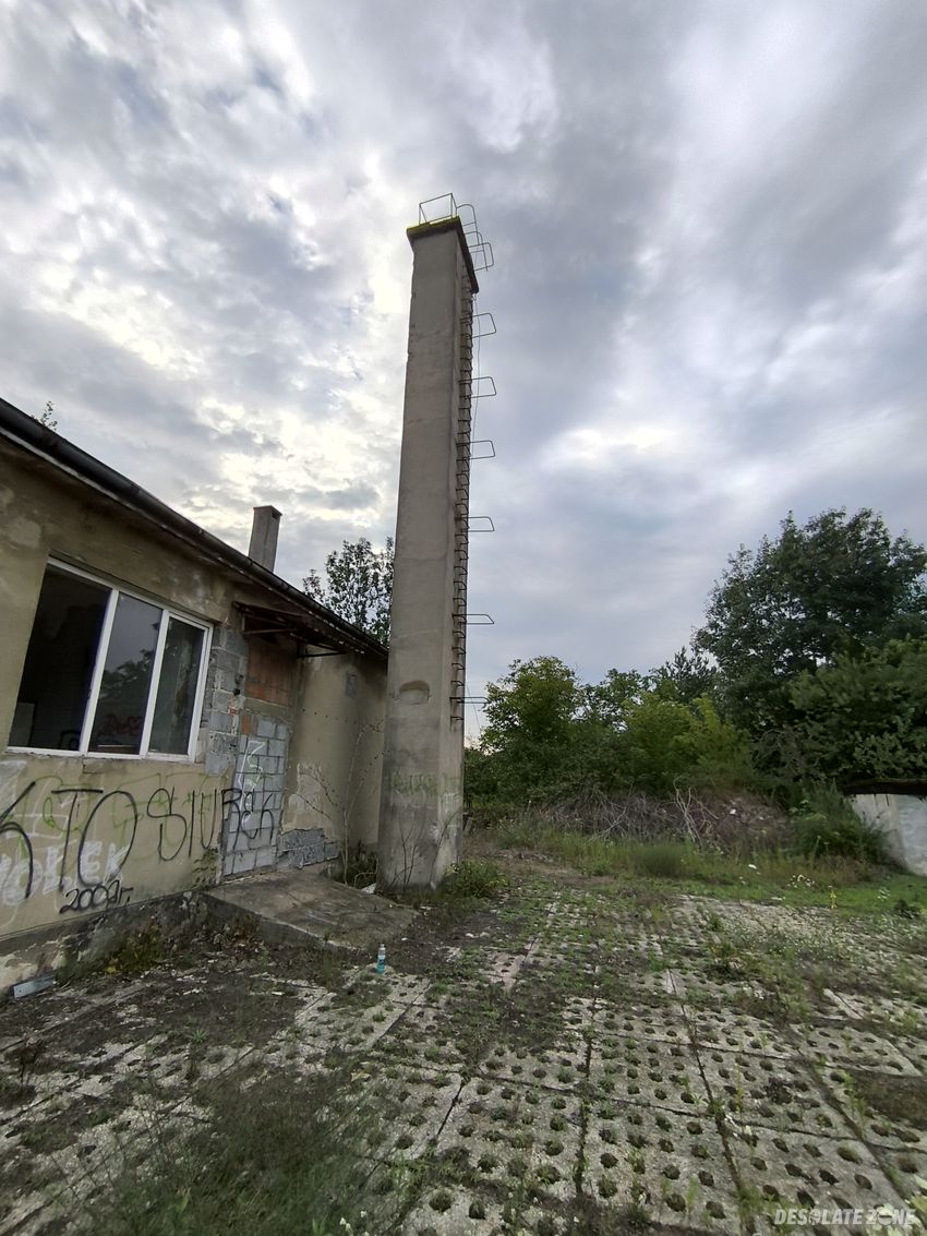 Opuszczona piekarnia z magazynem mąki