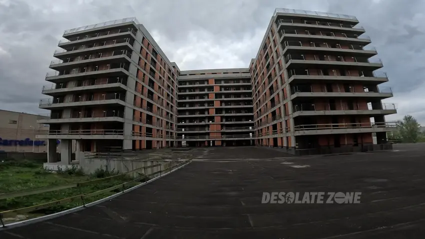 Opuszczone osiedle central garden - photo 1/11