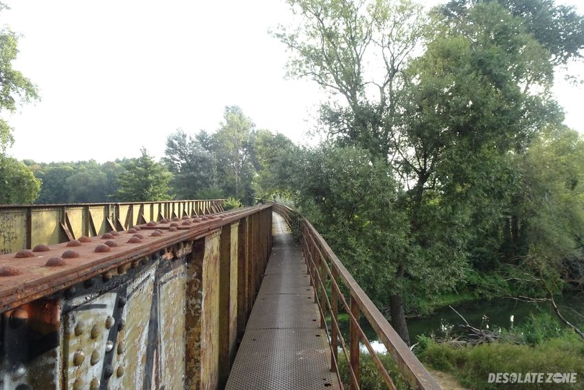 Most kolejowy na obrze w zbąszyniu