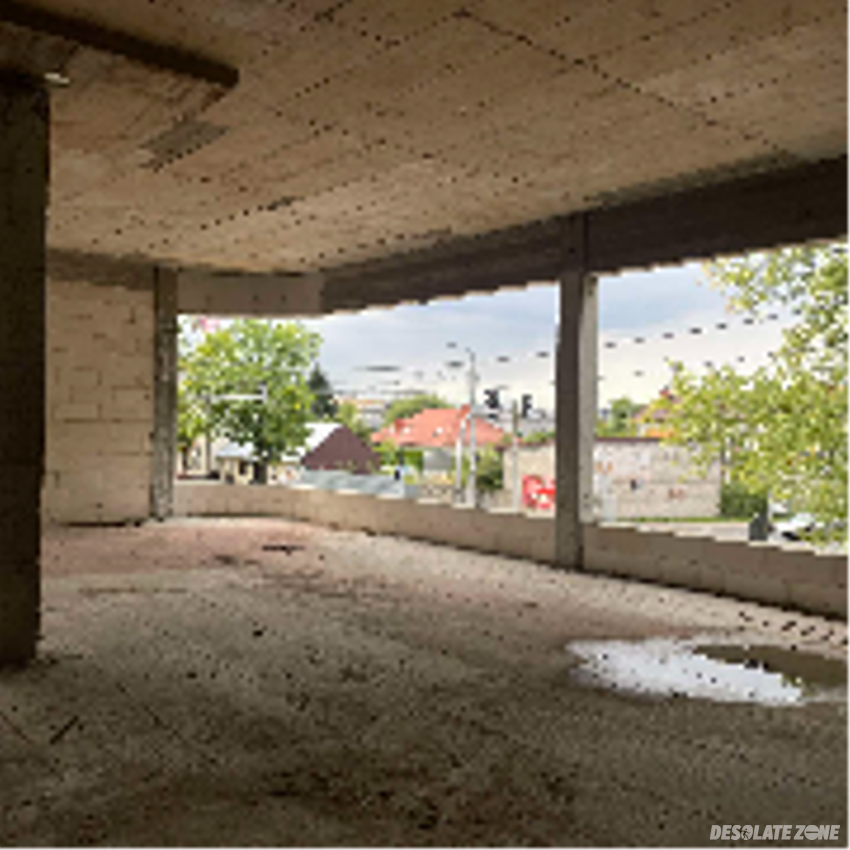 Opuszczona budowa biurowca