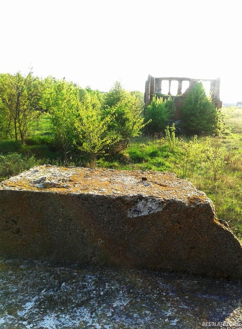 Zniszczona parowozownia, radom