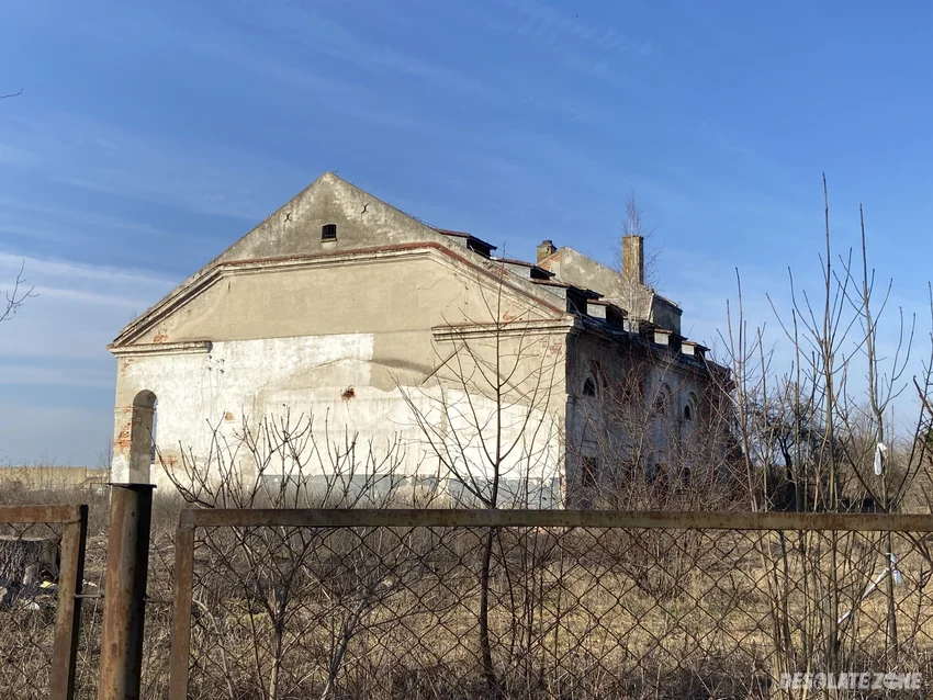 Spichlerz folwarku ożarowskich, brzóza