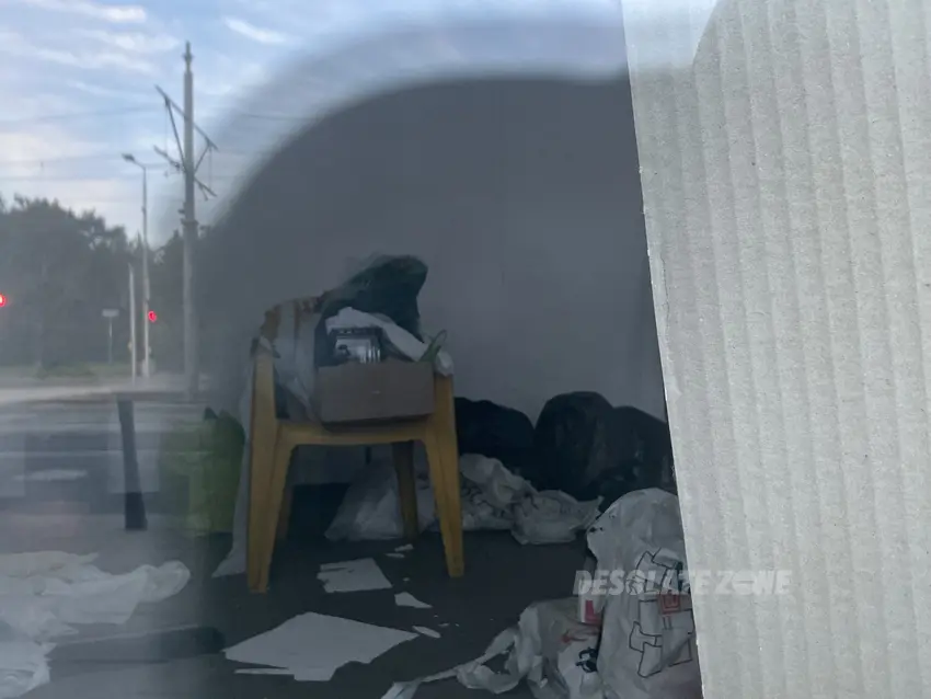Opuszczony budynek z sklepem - zdjęcie 1/4
