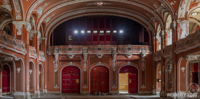 Czerwone kino kossuth mozi