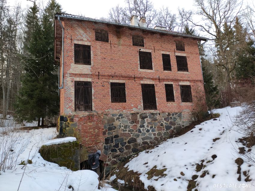 Opuszczony młyn, karczewiec k. rybo