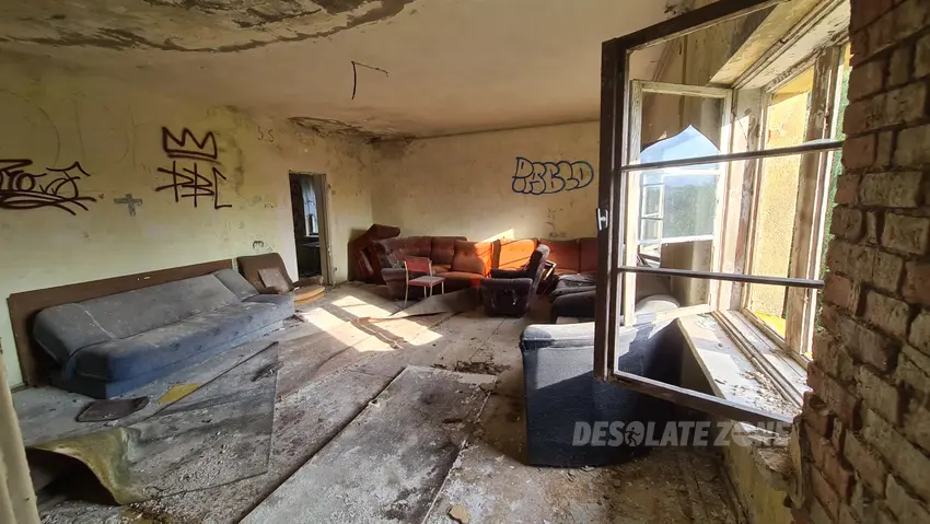 Opuszczony sierociniec, wierzchucinek - photo 1/21