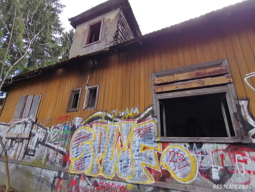 Opuszczony dom z lokatorem