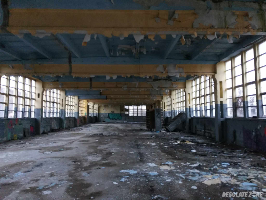 Opuszczony zakład motoryzacyjny