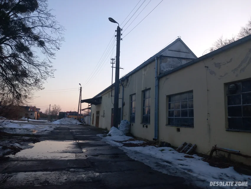 Opuszczona remiza o s p i budynki gospodarcze