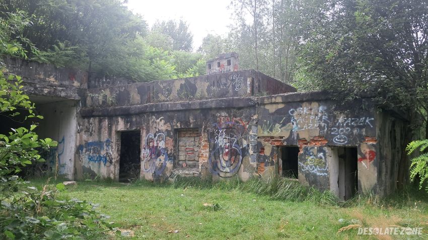 Ruiny bazy rakietowej j w2389