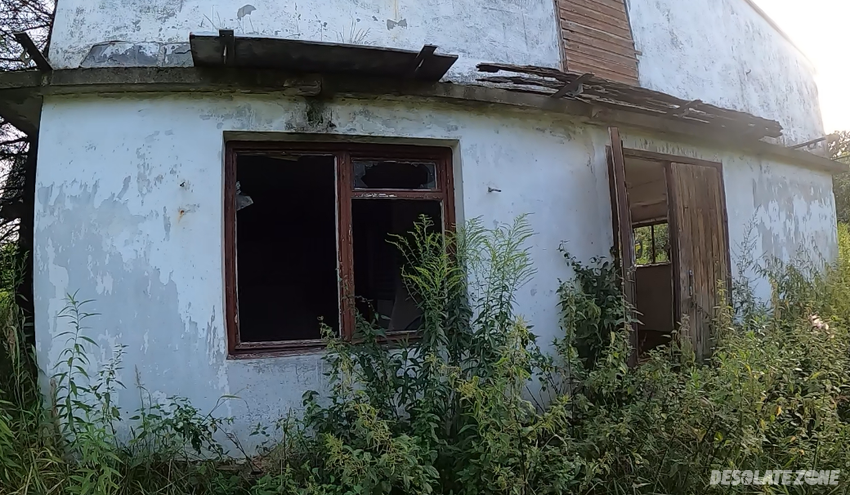 Opuszczona stajnia/dom