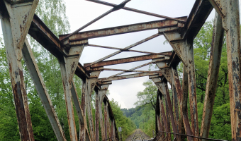 Most kolejowy w Tymbarku,
