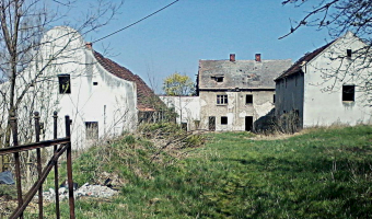 Gospodarstwo rolnicze, obiekt kolejowy i budynek mieszkalny, Krapkowice,