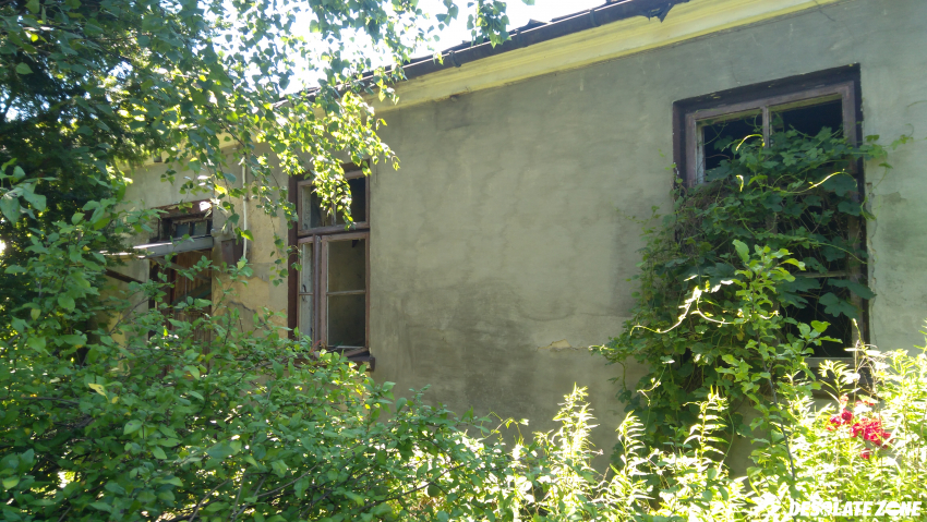 Opuszczony dom obok odlewni