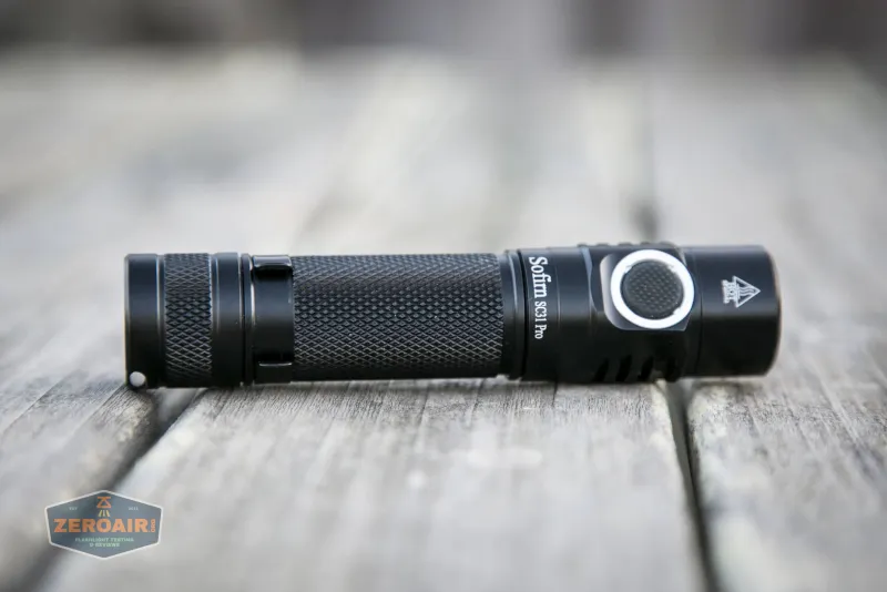 Sofirn SC31 Pro - kompaktowa latarka 18650 z firmware Anduril 2 i neutralną bielą 5000K